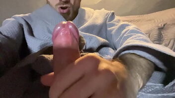 A solo masturbation video from a Russian amateur with a daddy fetish.